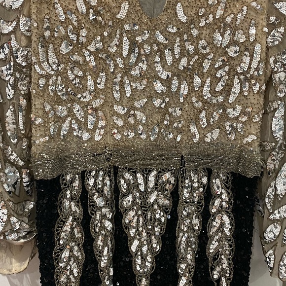 COPY - Selling this beautiful black/silver gown that has only been worn once. S… - Picture 6 of 12